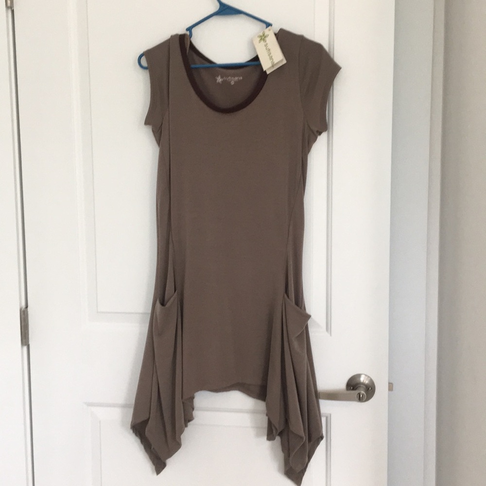 Sutisana dress